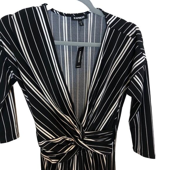 NEW Express Surplice black & white jumpsuit size medium - Picture 3 of 6